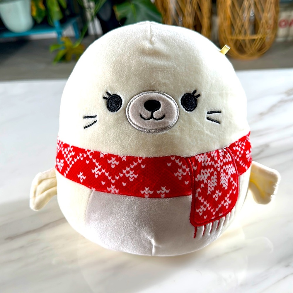 Rare discontinued Lucille the Seal Squishmallow